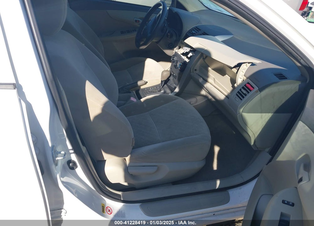 2009 TOYOTA COROLLA LE VIN: JTDBL40E499025883