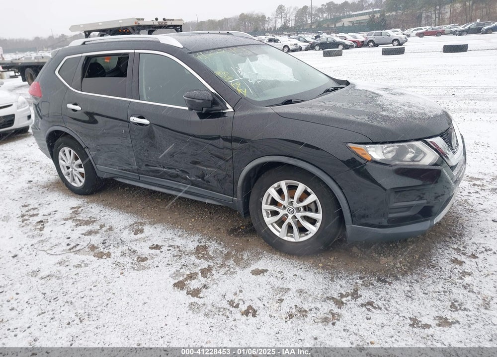 2018 NISSAN ROGUE SV VIN: KNMAT2MV8JP609746