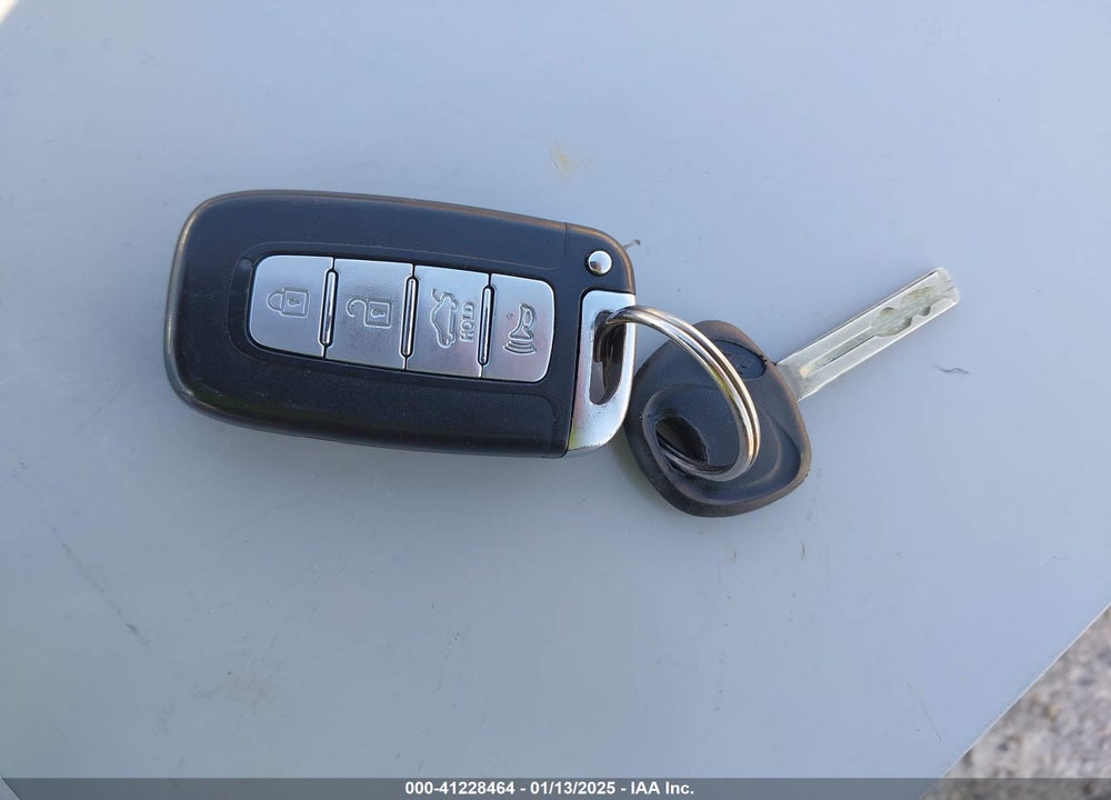 2013 HYUNDAI AZERA VIN: KMHFG4JG2DA255348