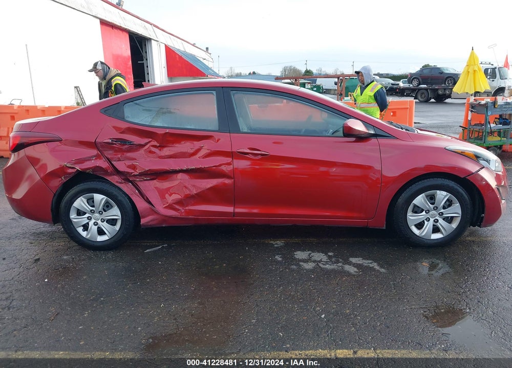 2016 HYUNDAI ELANTRA VIN: 5NPDH4AE3GH702211
