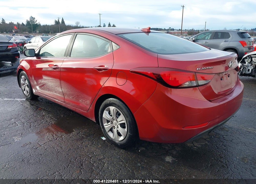 2016 HYUNDAI ELANTRA VIN: 5NPDH4AE3GH702211