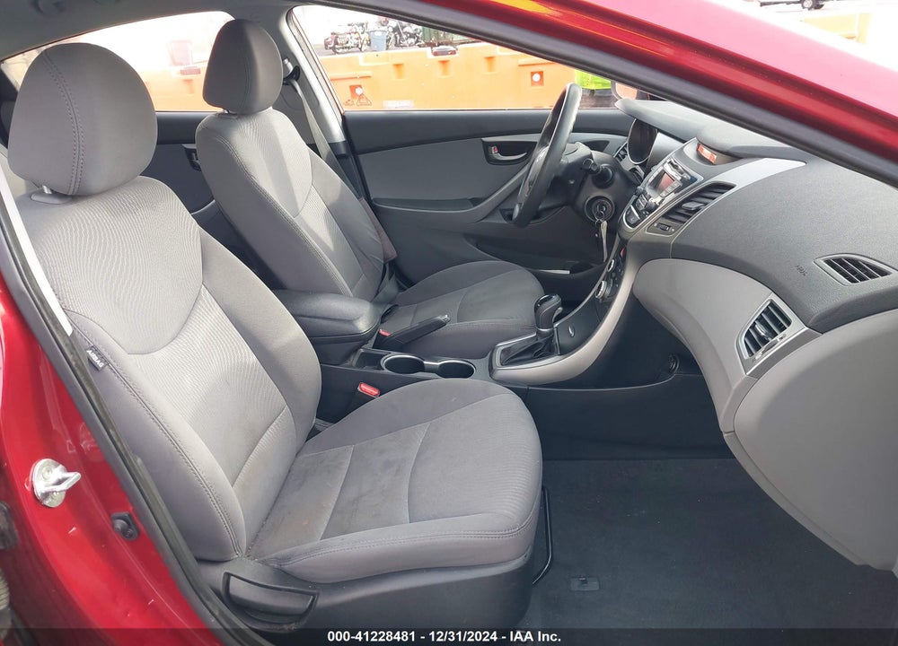 2016 HYUNDAI ELANTRA VIN: 5NPDH4AE3GH702211