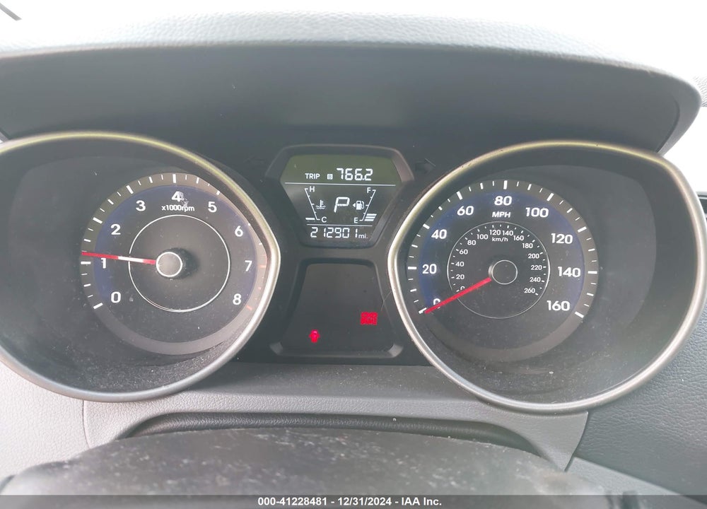 2016 HYUNDAI ELANTRA VIN: 5NPDH4AE3GH702211