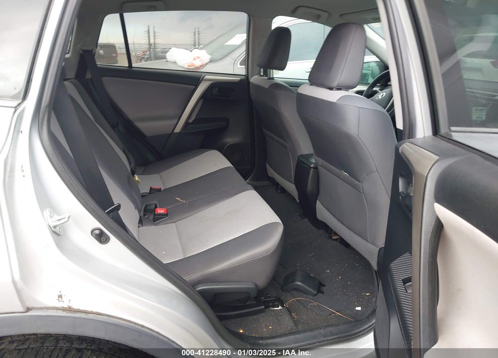 2015 TOYOTA RAV4 LE VIN: 2T3BFREV9FW281090