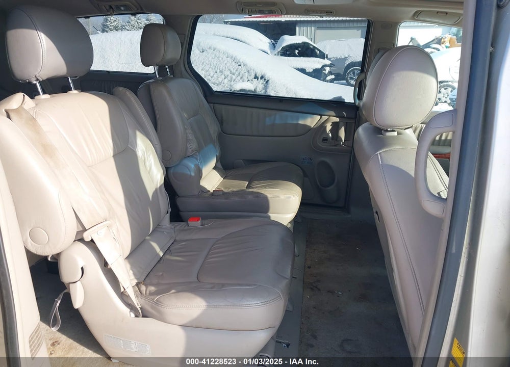 2008 TOYOTA SIENNA XLE VIN: 5TDZK22C98S142554