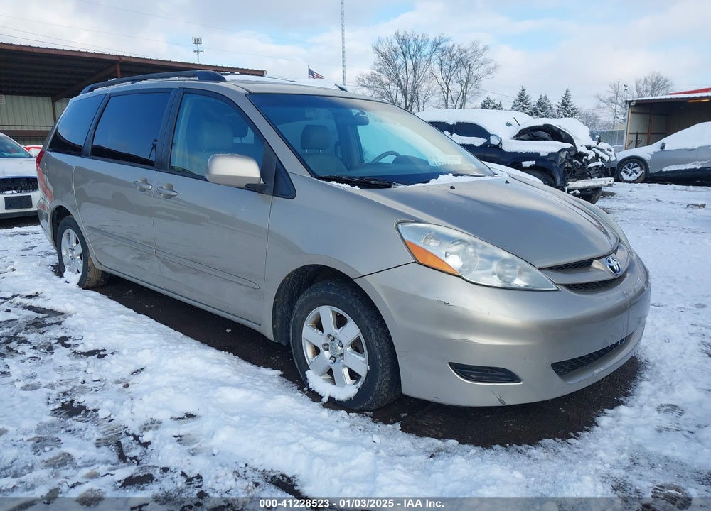2008 TOYOTA SIENNA XLE VIN: 5TDZK22C98S142554