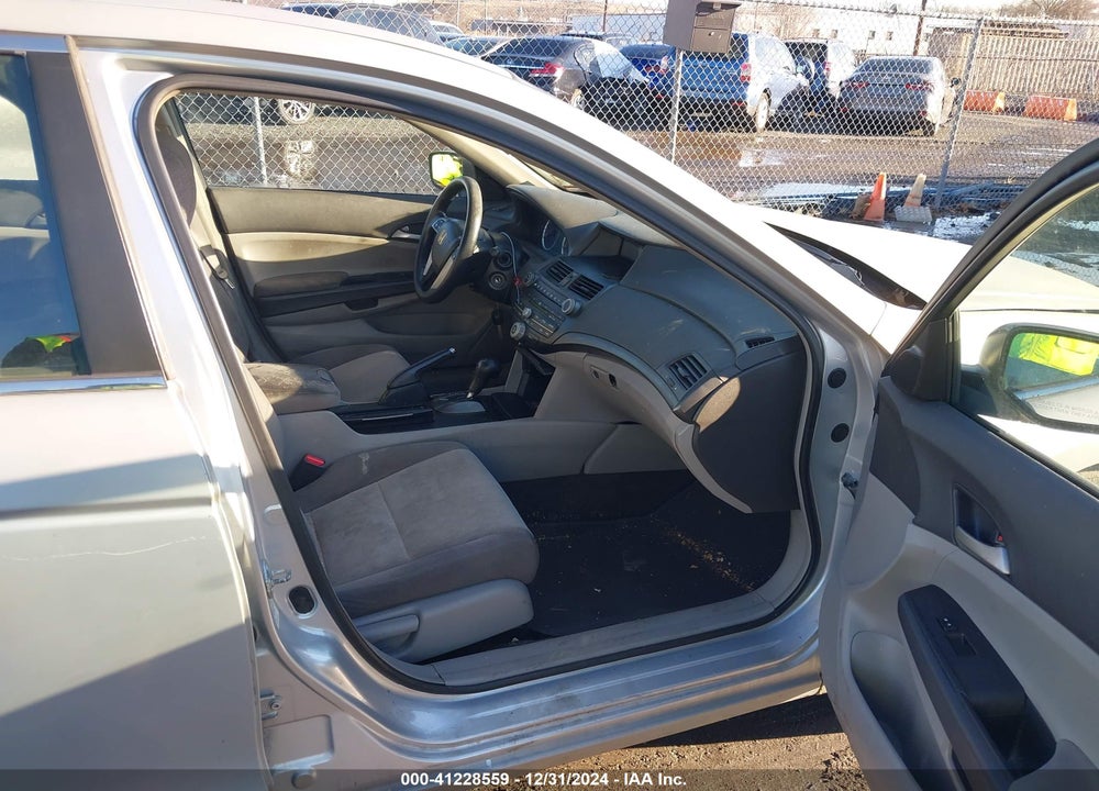 2008 HONDA ACCORD 2.4 LX VIN: 1HGCP263X8A113760