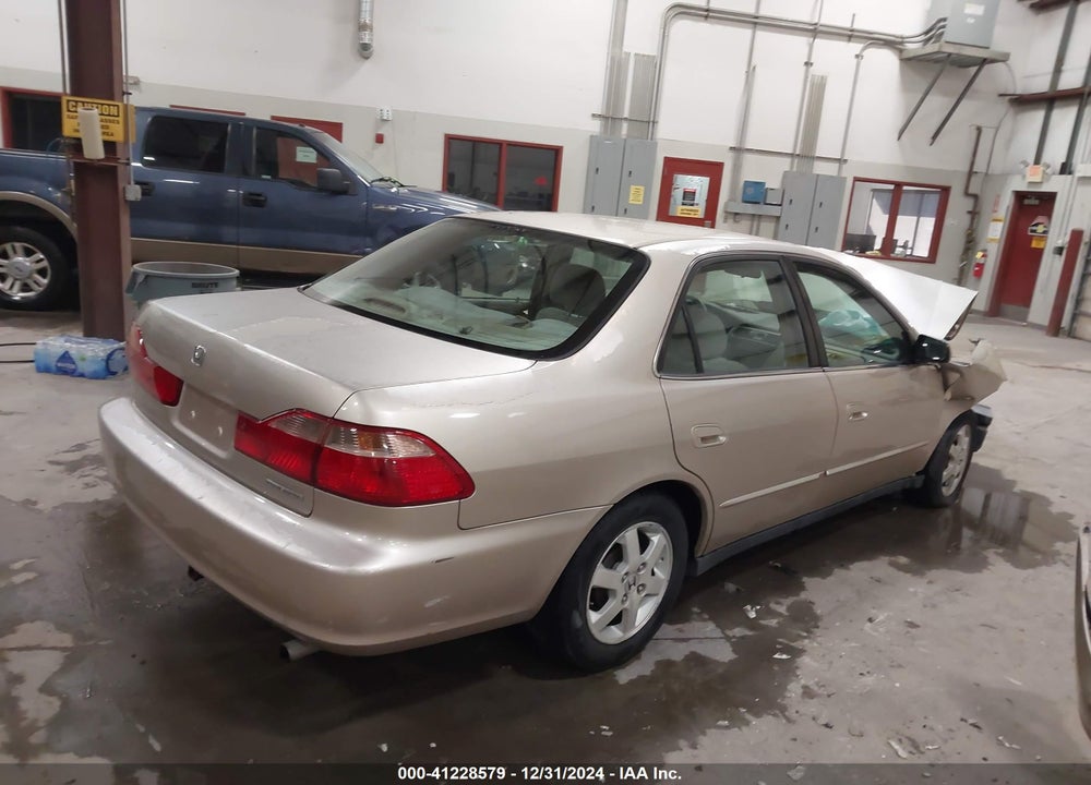 2000 HONDA ACCORD 2.3 SE VIN: 1HGCG5673YA070853