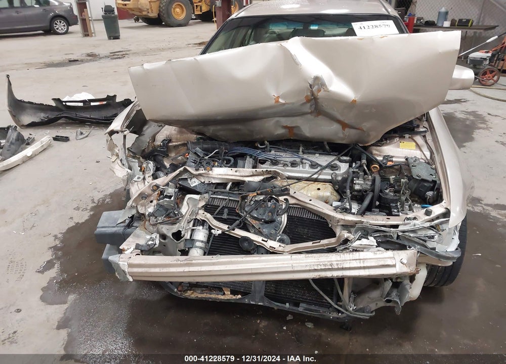 2000 HONDA ACCORD 2.3 SE VIN: 1HGCG5673YA070853