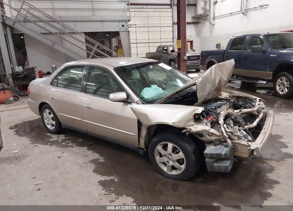 2000 HONDA ACCORD 2.3 SE VIN: 1HGCG5673YA070853