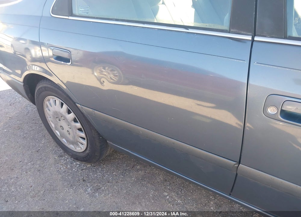 2000 TOYOTA CAMRY LE VIN: JT2BG22K7Y0497857