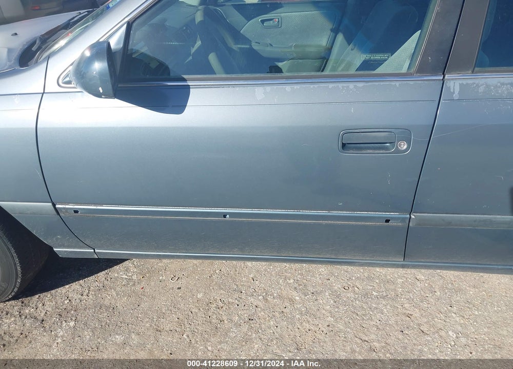 2000 TOYOTA CAMRY LE VIN: JT2BG22K7Y0497857