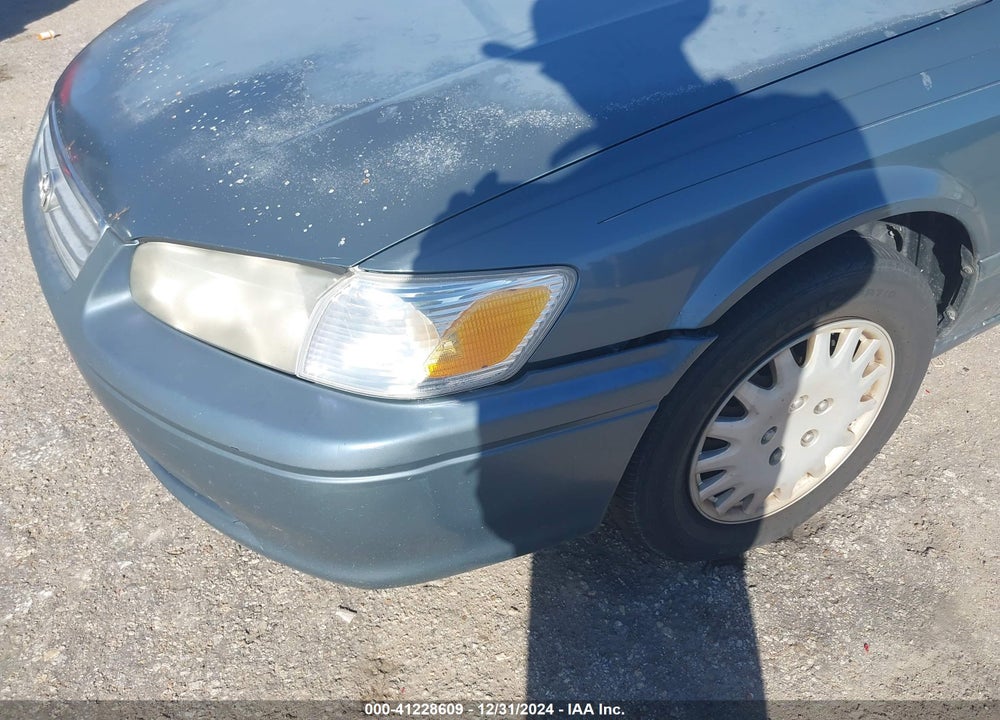 2000 TOYOTA CAMRY LE VIN: JT2BG22K7Y0497857