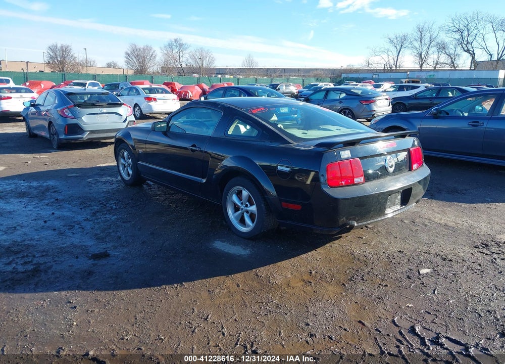 2007 FORD MUSTANG VIN: 1ZVFT82H975203935