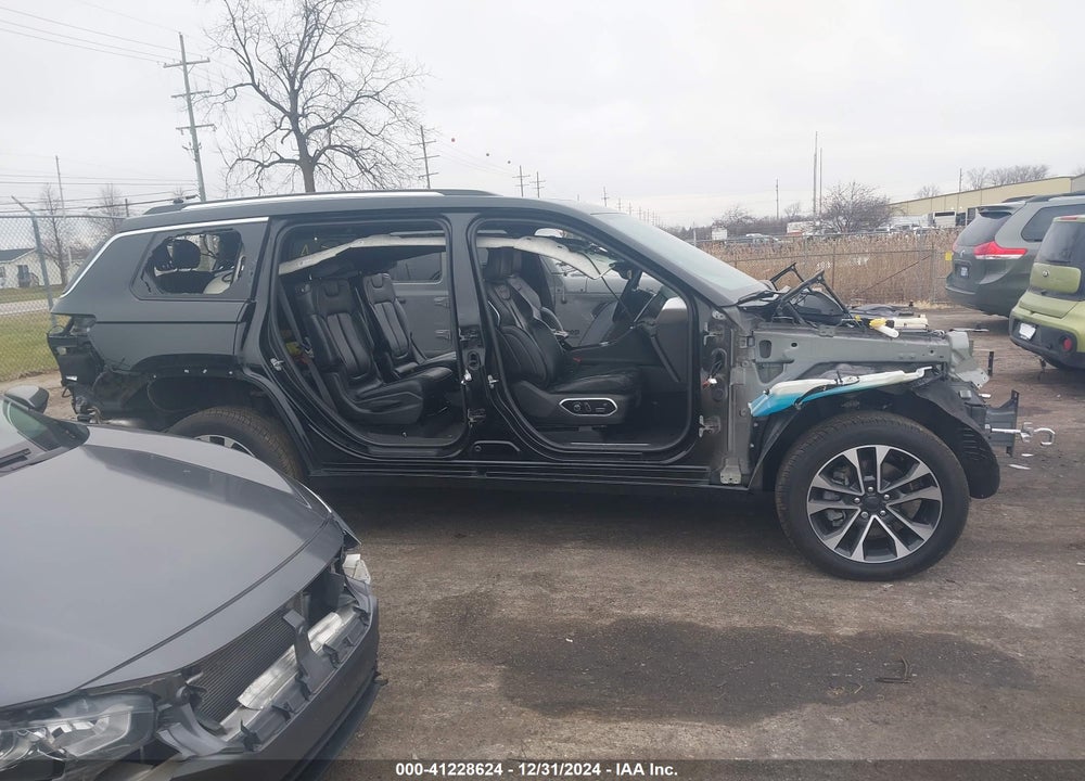 2022 JEEP GRAND CHEROKEE L OVERLAND 4X4 VIN: 1C4RJKDG9N8513182