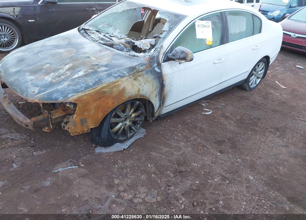 2010 VOLKSWAGEN PASSAT VIN: WVWJM7ANXAE122137