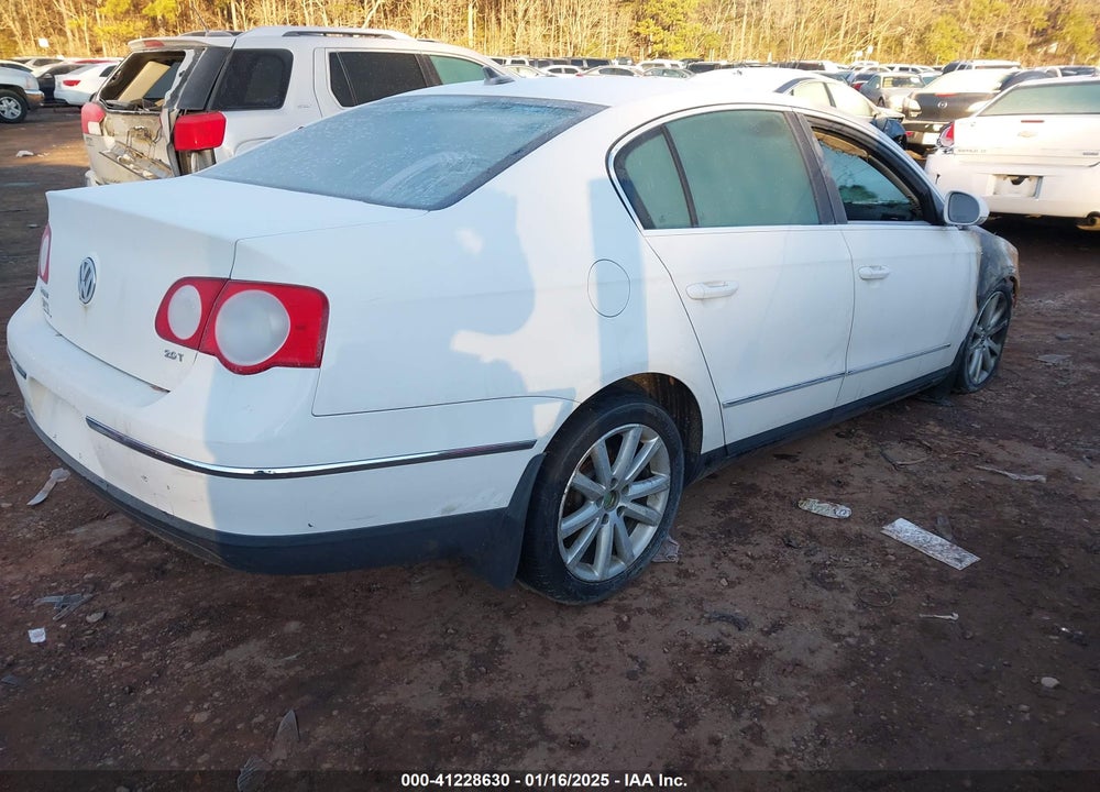 2010 VOLKSWAGEN PASSAT VIN: WVWJM7ANXAE122137