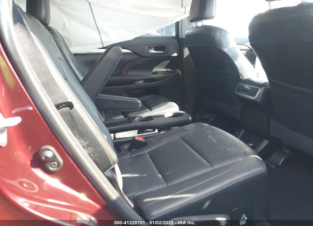 2016 TOYOTA HIGHLANDER XLE V6 VIN: 5TDKKRFH6GS157799