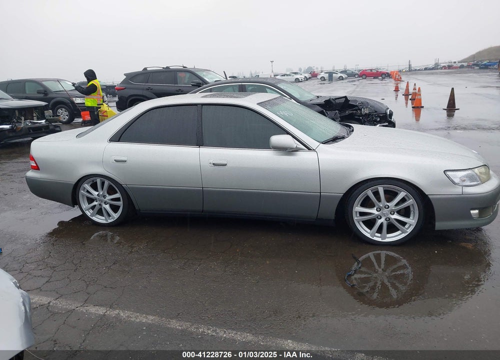 2001 LEXUS ES 300 VIN: JT8BF28G810309512
