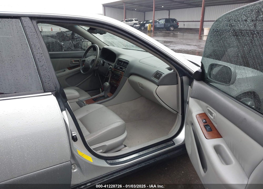 2001 LEXUS ES 300 VIN: JT8BF28G810309512