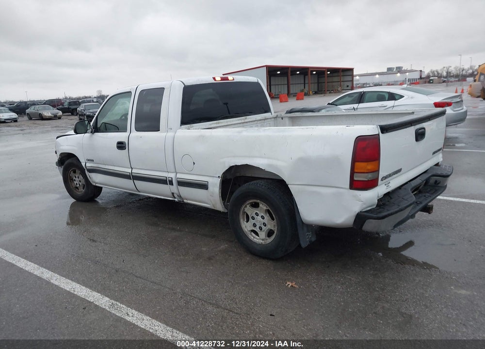 2002 CHEVROLET SILVERADO 1500 LS VIN: 2GCEC19W421401620