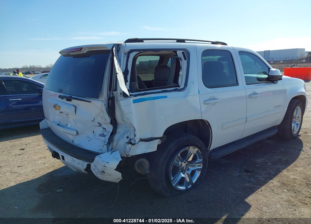 2007 CHEVROLET TAHOE LT VIN: 1GNFC13077R264297