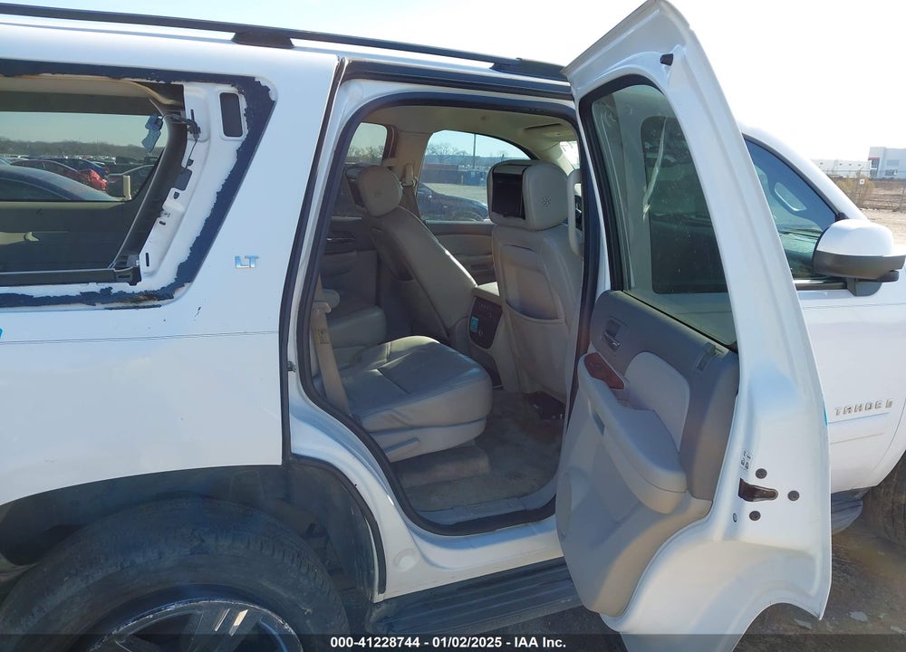 2007 CHEVROLET TAHOE LT VIN: 1GNFC13077R264297