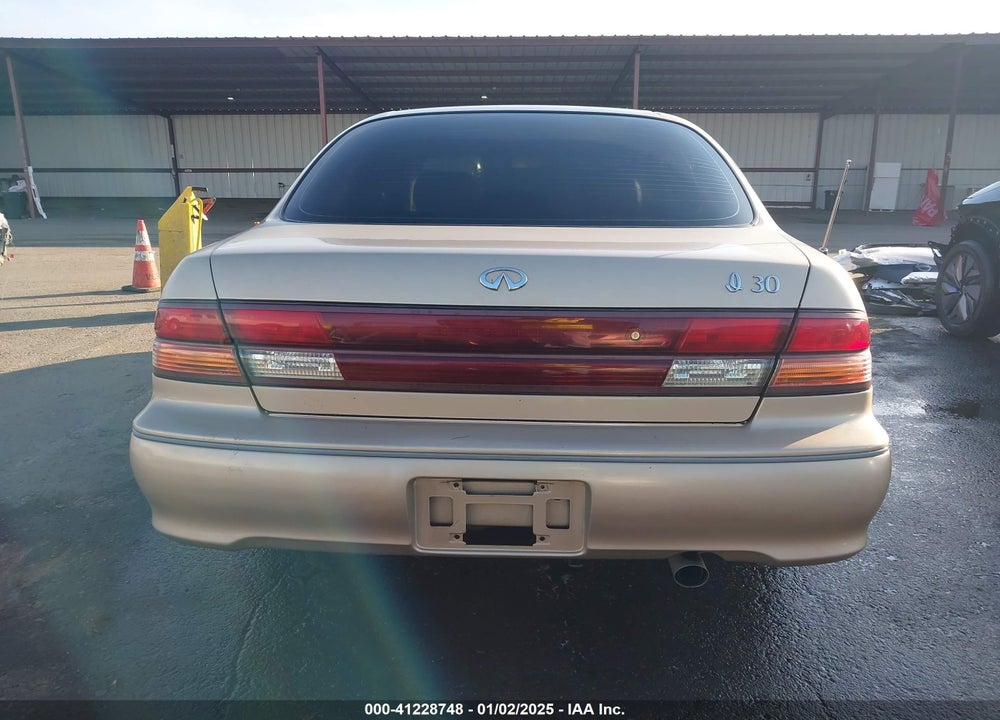 1996 INFINITI I30 VIN: JNKCA21D8TT003852