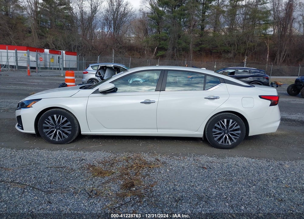 2023 NISSAN ALTIMA SV FWD VIN: 1N4BL4DV0PN381817