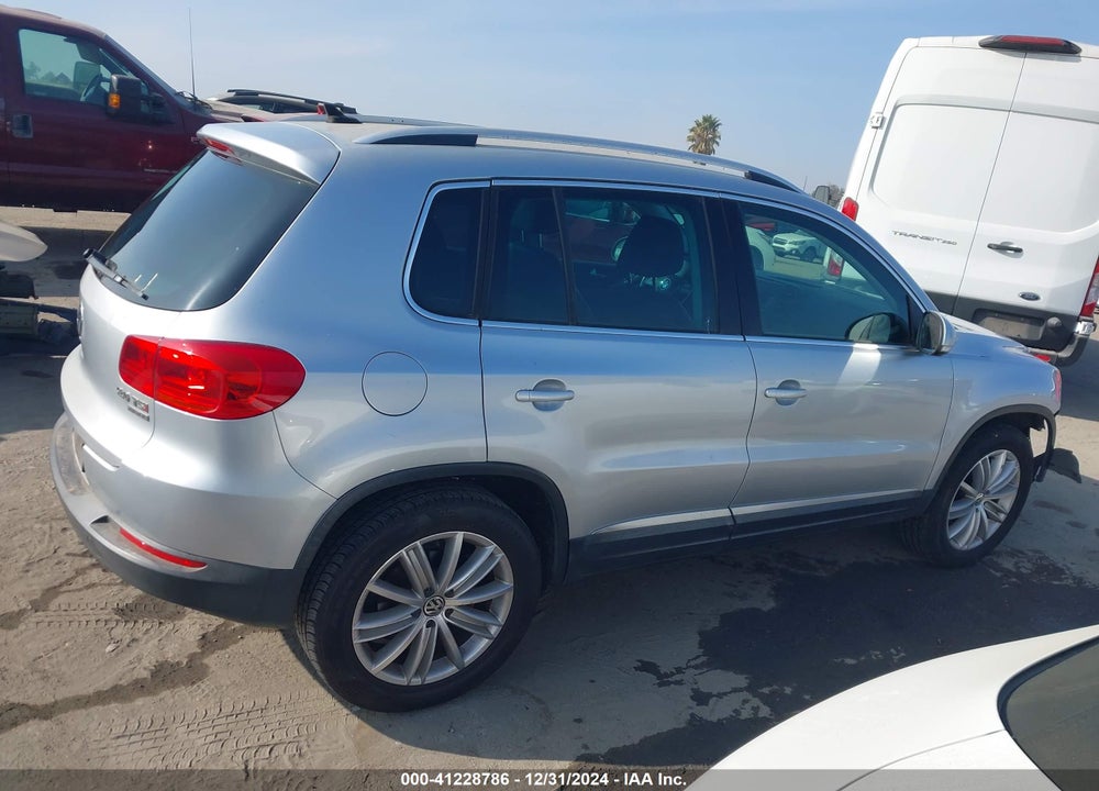 2014 VOLKSWAGEN TIGUAN SE VIN: WVGBV3AX7EW536614