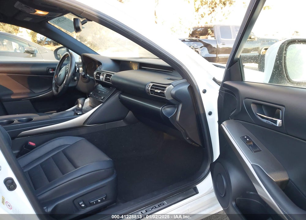 2015 LEXUS IS 250 VIN: JTHBF1D27F5081095