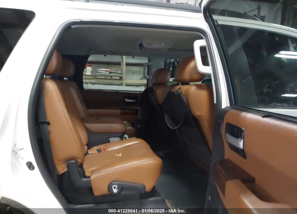 2016 TOYOTA SEQUOIA PLATINUM 5.7L V8 VIN: 5TDDY5G18GS140469