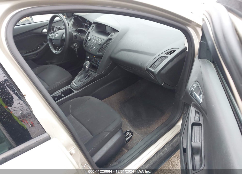 2018 FORD FOCUS SE VIN: 1FADP3F2XJL319242