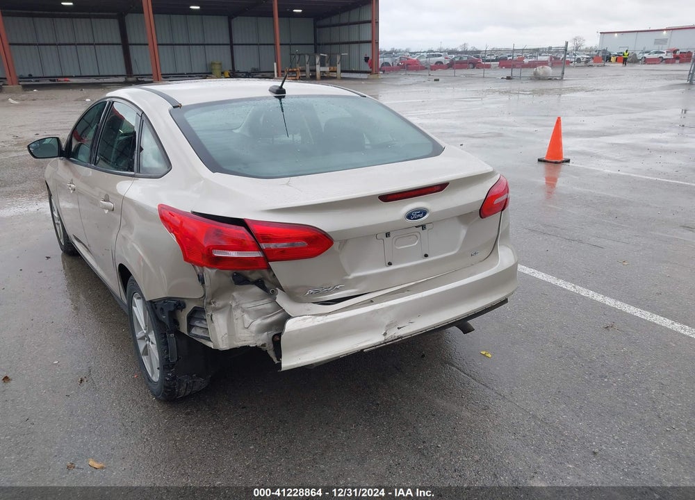 2018 FORD FOCUS SE VIN: 1FADP3F2XJL319242