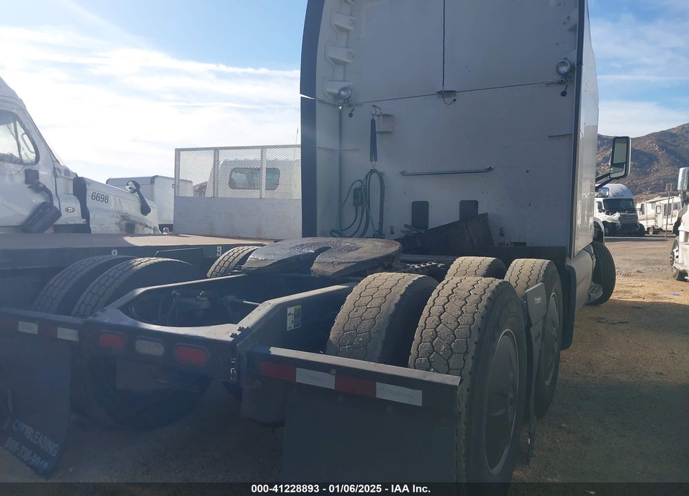 2020 PETERBILT 579 VIN: 1XPBDP9X7LD688922