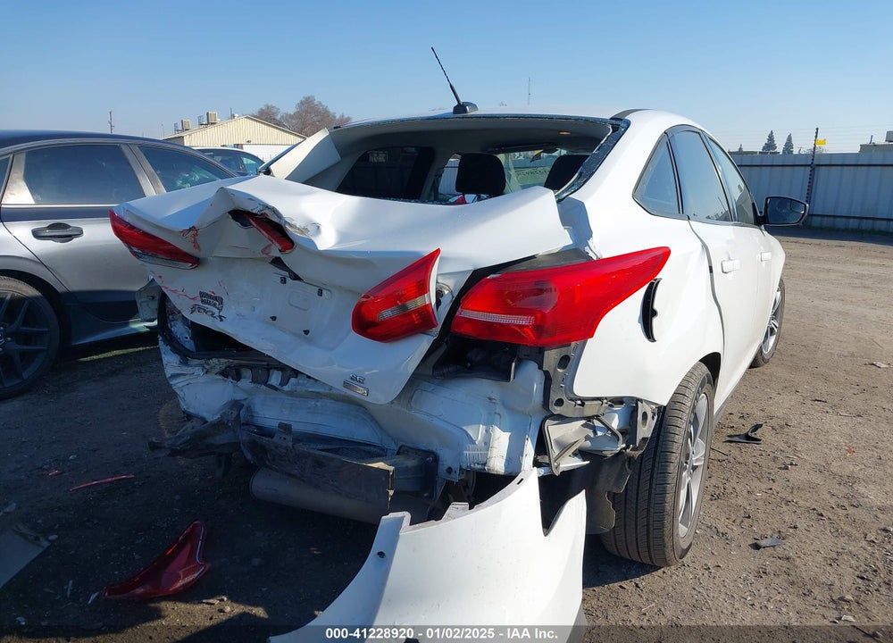 2018 FORD FOCUS SE VIN: 1FADP3FE7JL278854