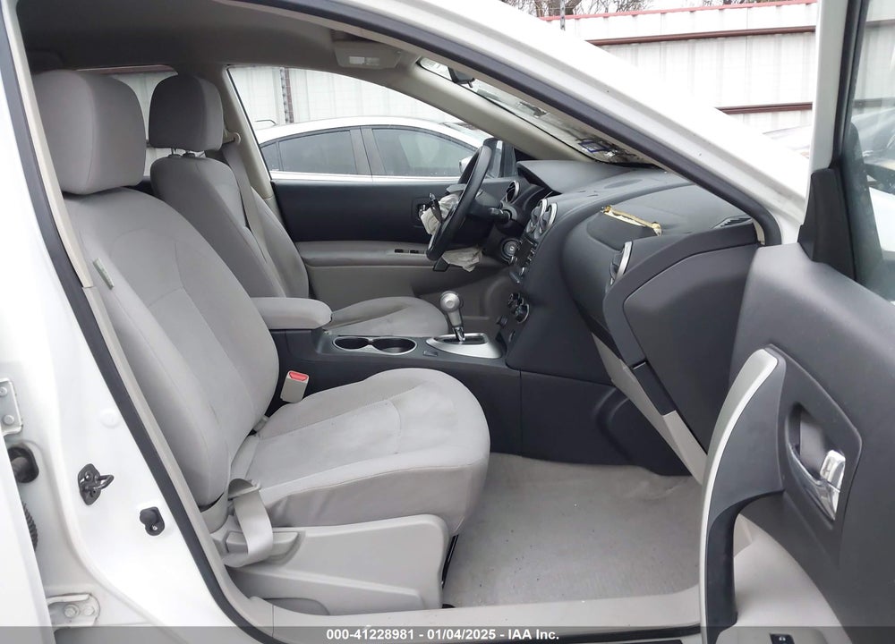 2013 NISSAN ROGUE S VIN: JN8AS5MT8DW038034