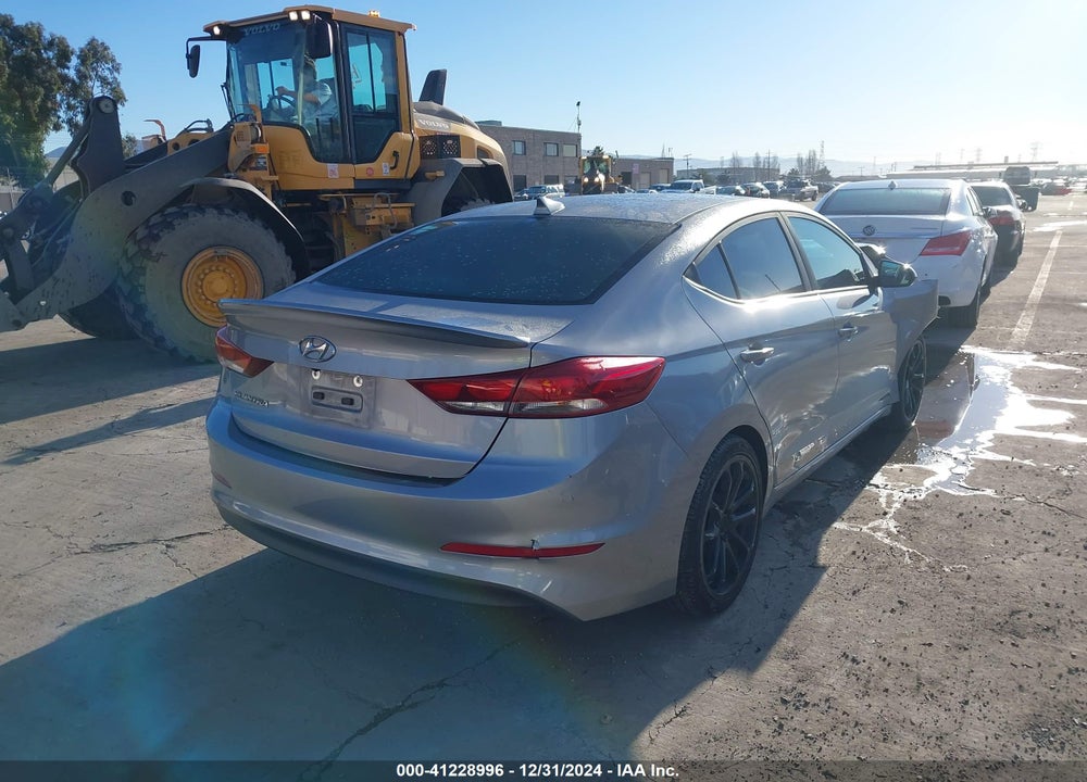 2017 HYUNDAI ELANTRA VIN: 5NPD84LF0HH047318