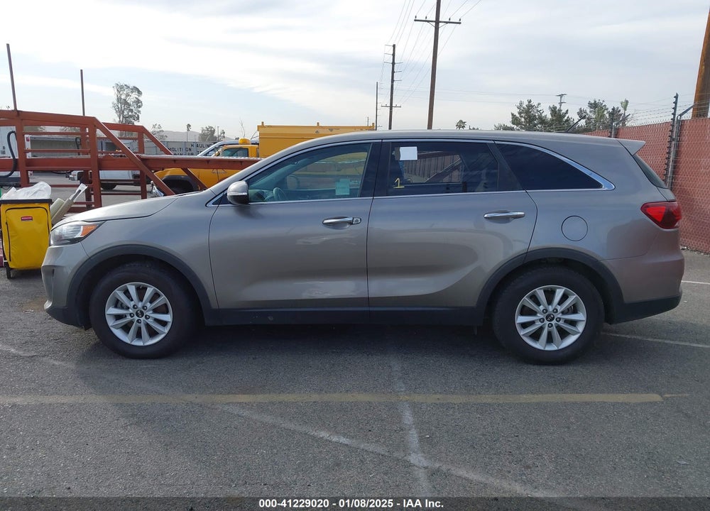 2019 KIA SORENTO 2.4L LX VIN: 5XYPG4A30KG479608