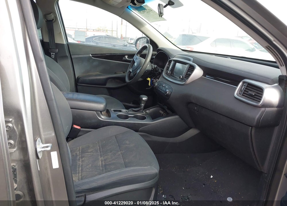 2019 KIA SORENTO 2.4L LX VIN: 5XYPG4A30KG479608