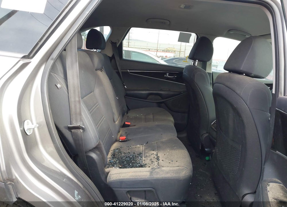 2019 KIA SORENTO 2.4L LX VIN: 5XYPG4A30KG479608