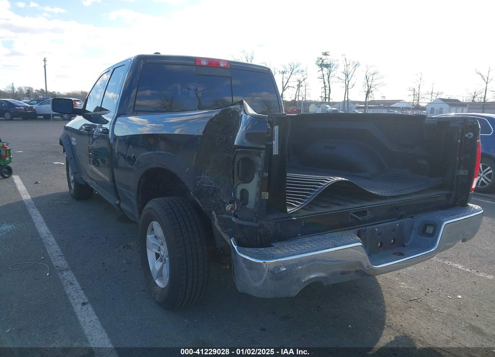2017 RAM 1500 SLT 4X2 6'4 BOX VIN: 1C6RR6GG6HS747001