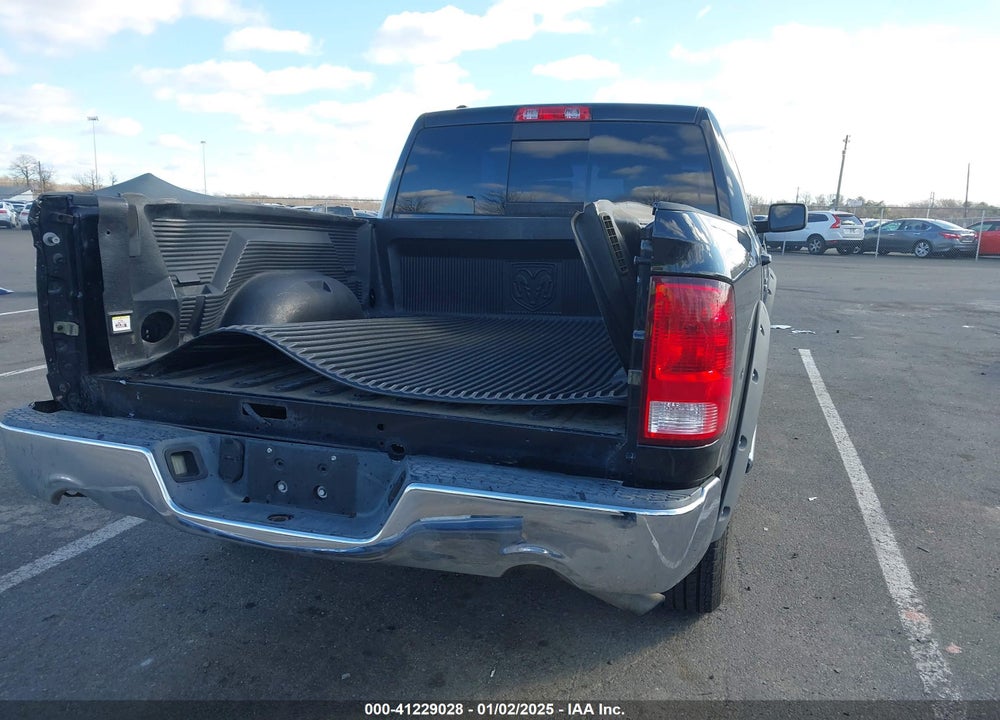 2017 RAM 1500 SLT 4X2 6'4 BOX VIN: 1C6RR6GG6HS747001