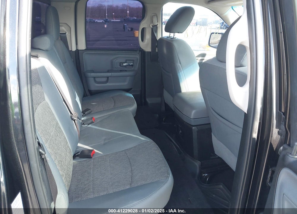 2017 RAM 1500 SLT 4X2 6'4 BOX VIN: 1C6RR6GG6HS747001