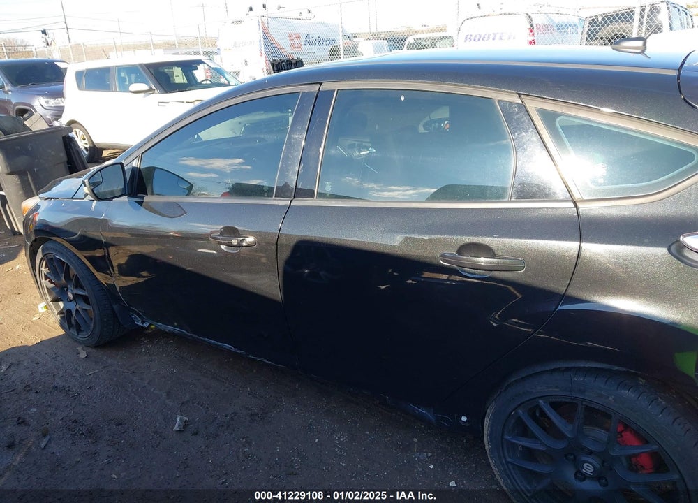 2015 FORD FOCUS ST VIN: 1FADP3L96FL327931
