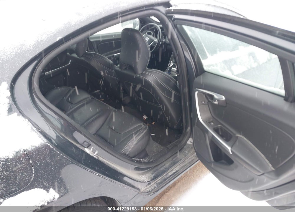 2015 VOLVO S60 VIN: YV1612TK6F1348608