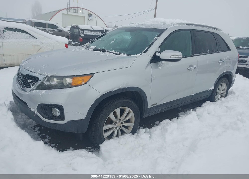 2011 KIA SORENTO LX V6 VIN: 5XYKTDA25BG074616