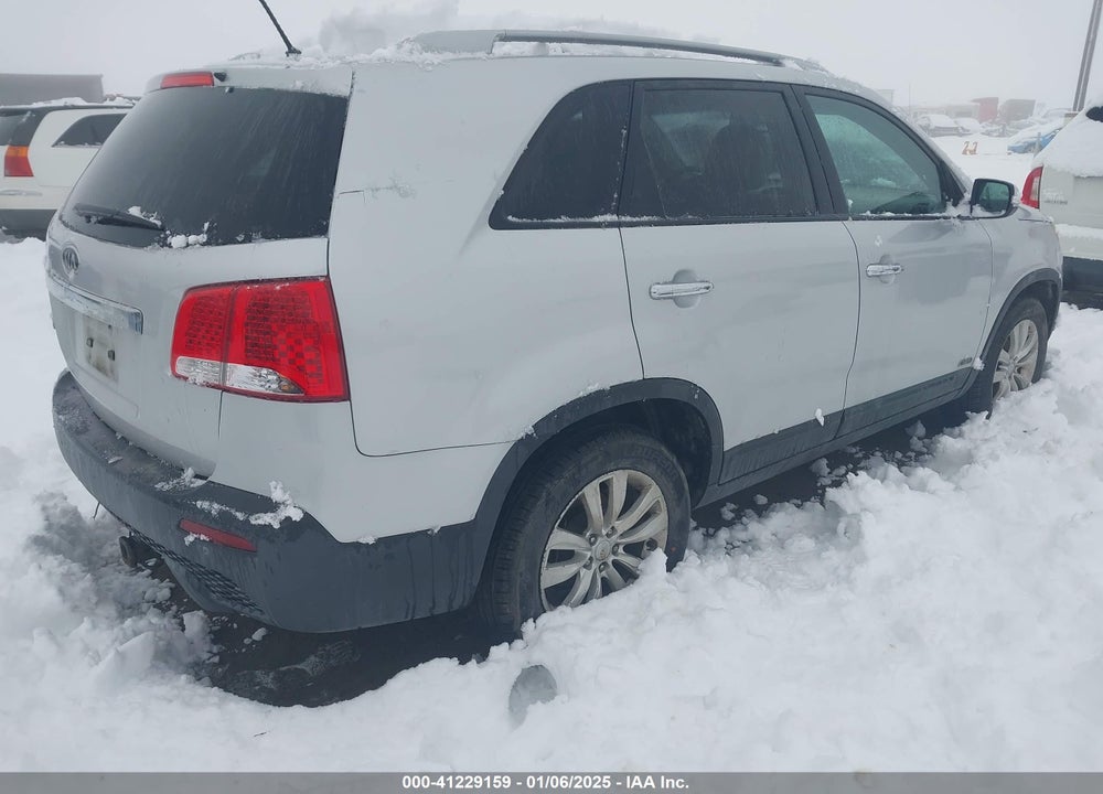 2011 KIA SORENTO LX V6 VIN: 5XYKTDA25BG074616