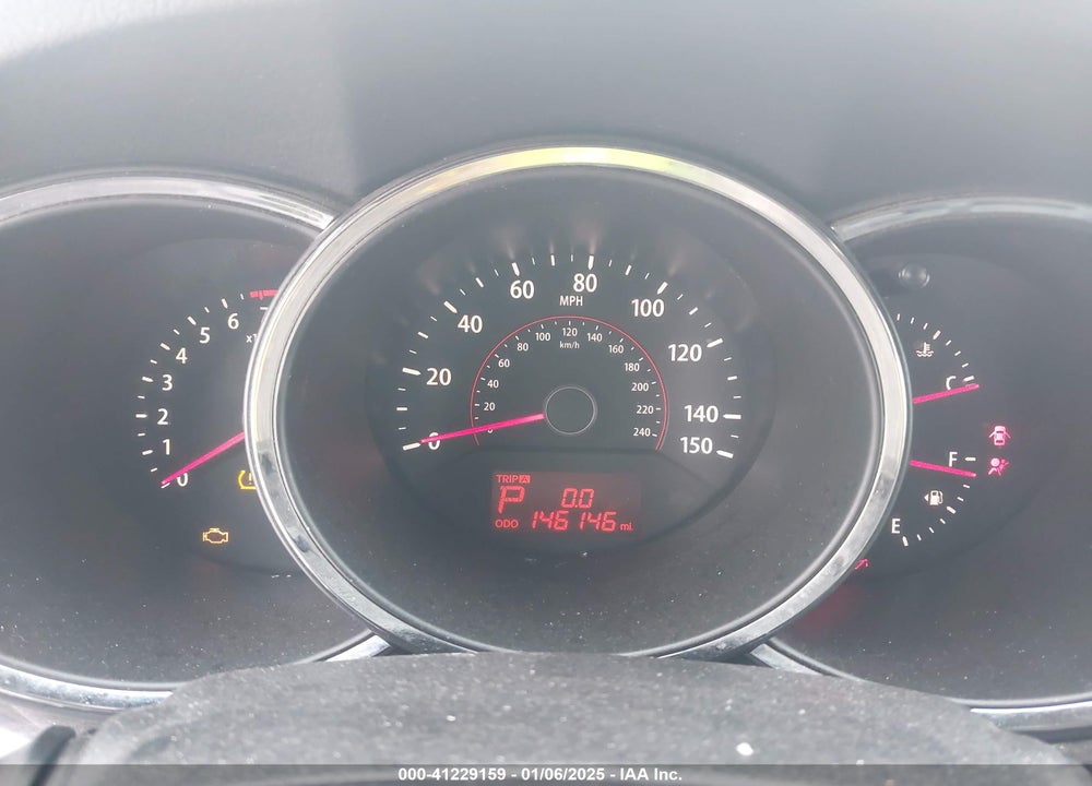 2011 KIA SORENTO LX V6 VIN: 5XYKTDA25BG074616