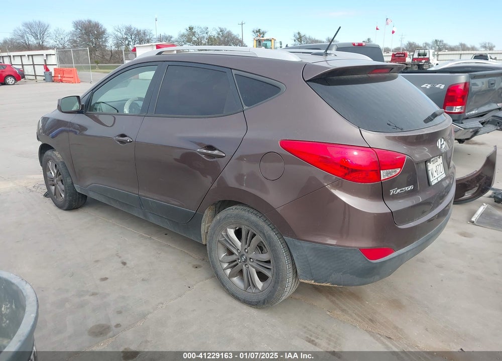 2015 HYUNDAI TUCSON SE VIN: KM8JU3AG4FU015071